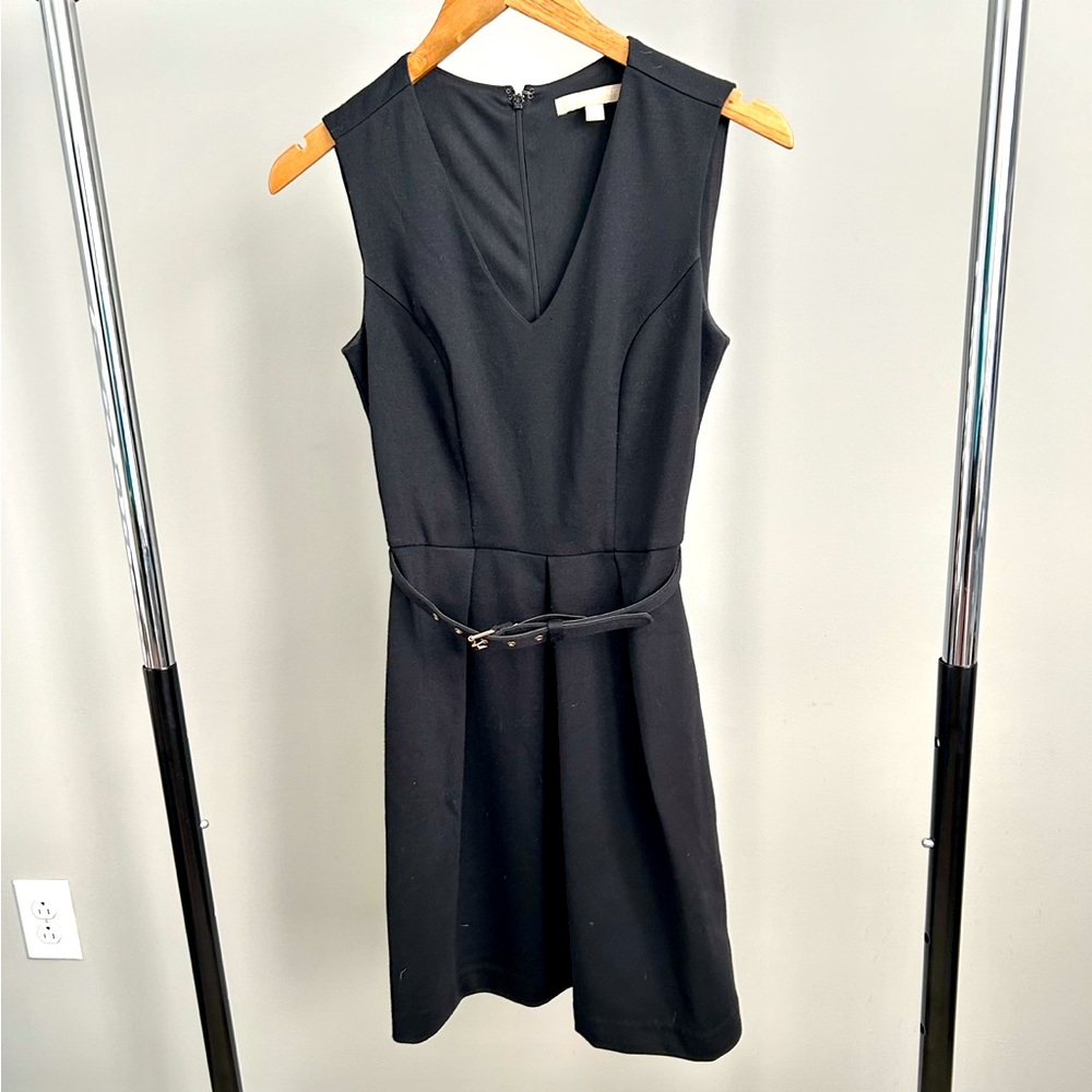 Banana Republic Sleeveless Belted V Neck Dress - size 0